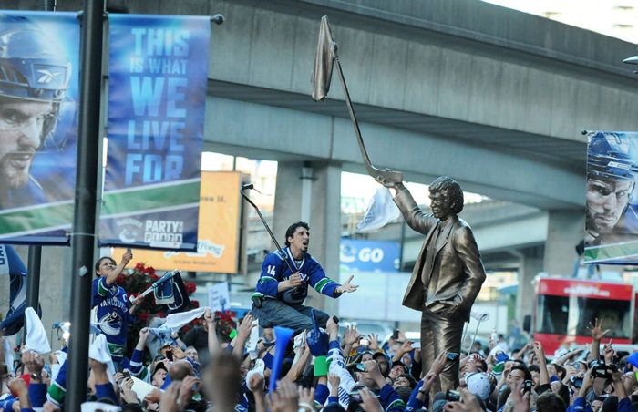 Vancouverin Valkoisen lipun perinne