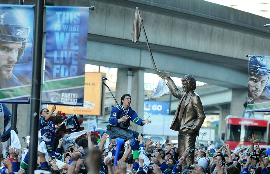 Vancouverin Valkoisen lipun perinne